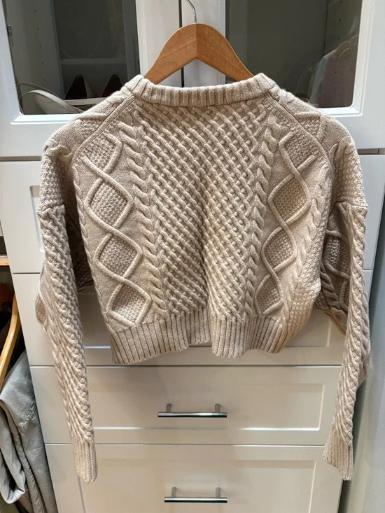 Aritzia Beige Cable-Knit Cropped Crewneck Sweater - Picture 2 of 4